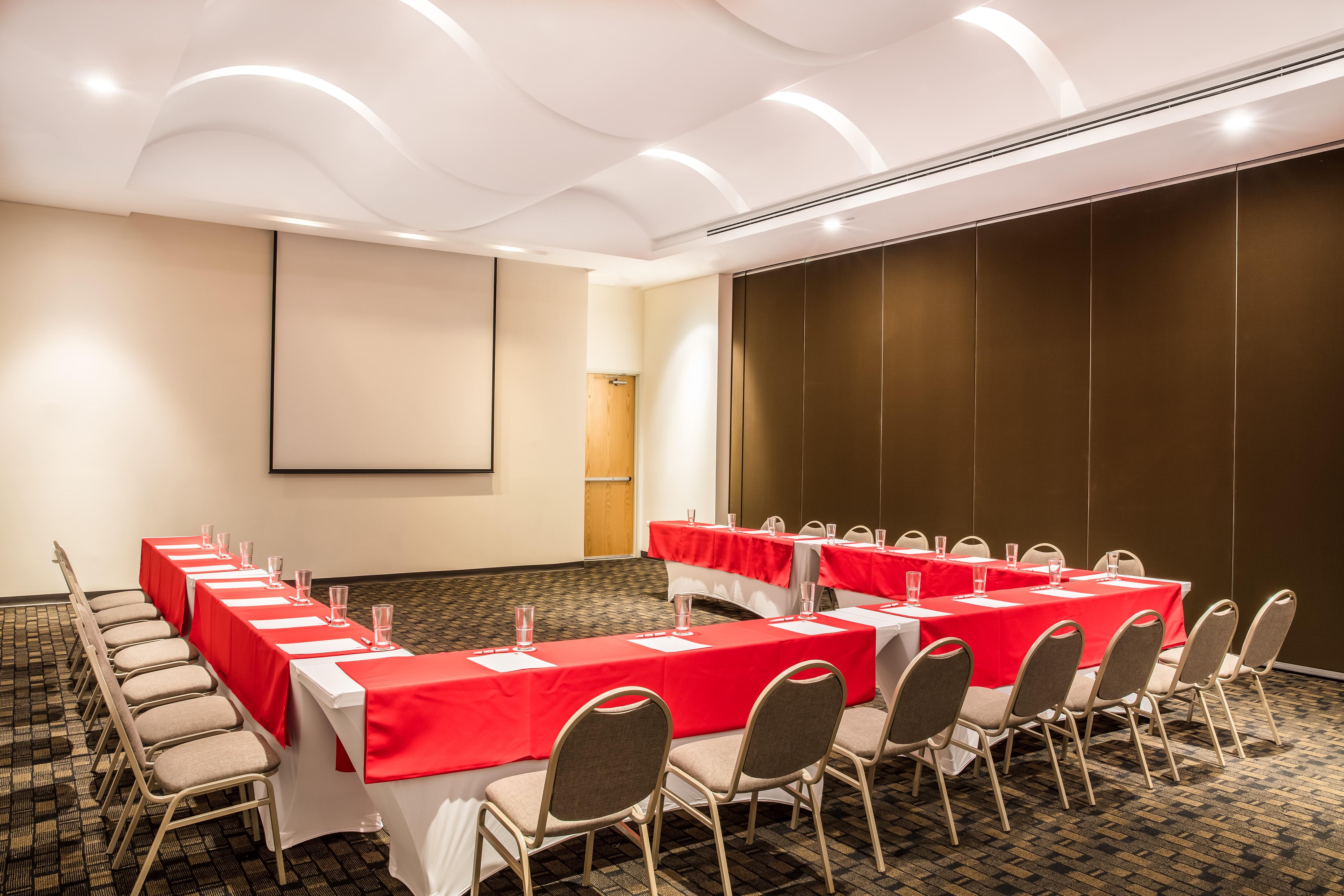 Fiesta Inn Silao Puerto Interior Bagian luar foto