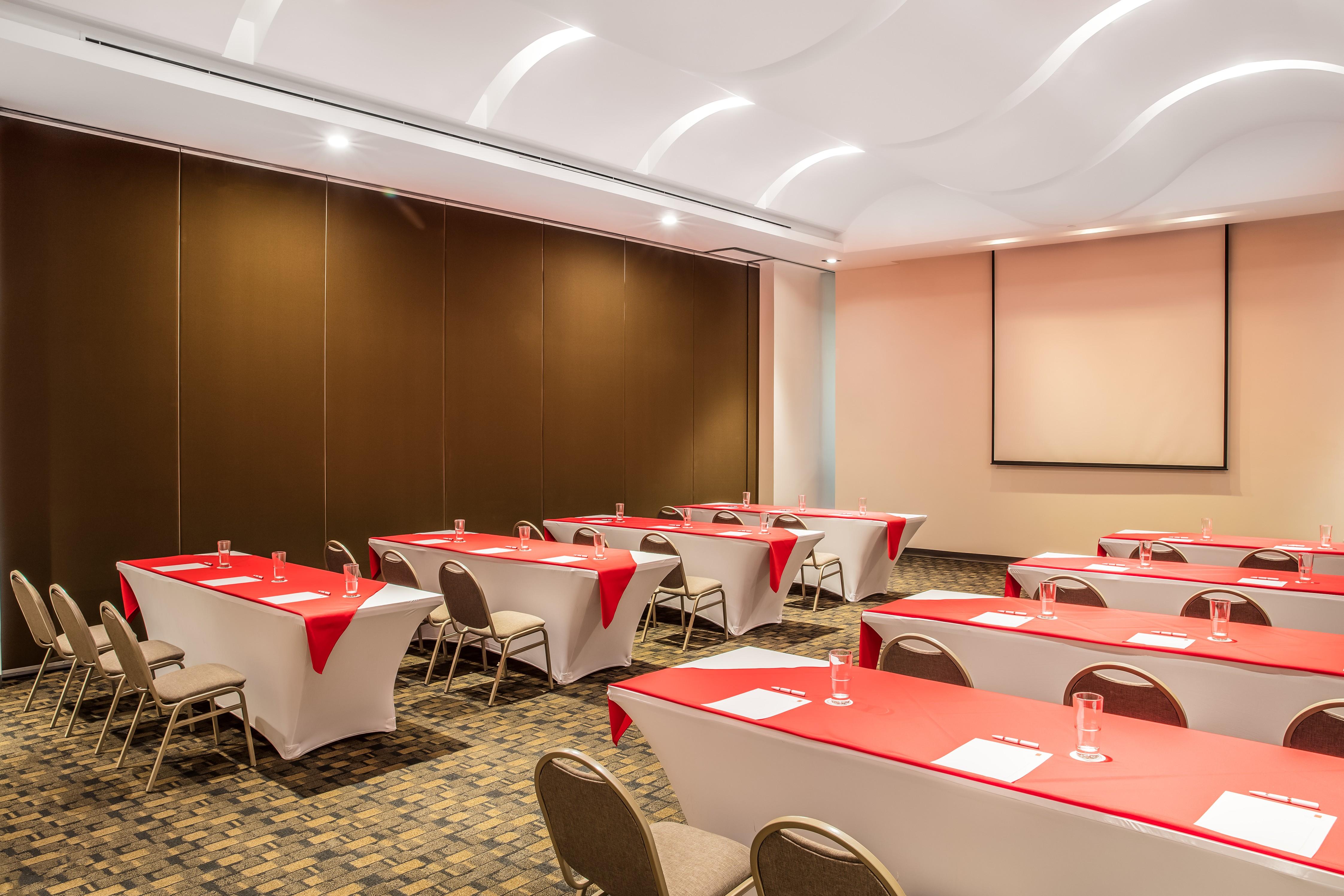 Fiesta Inn Silao Puerto Interior Bagian luar foto
