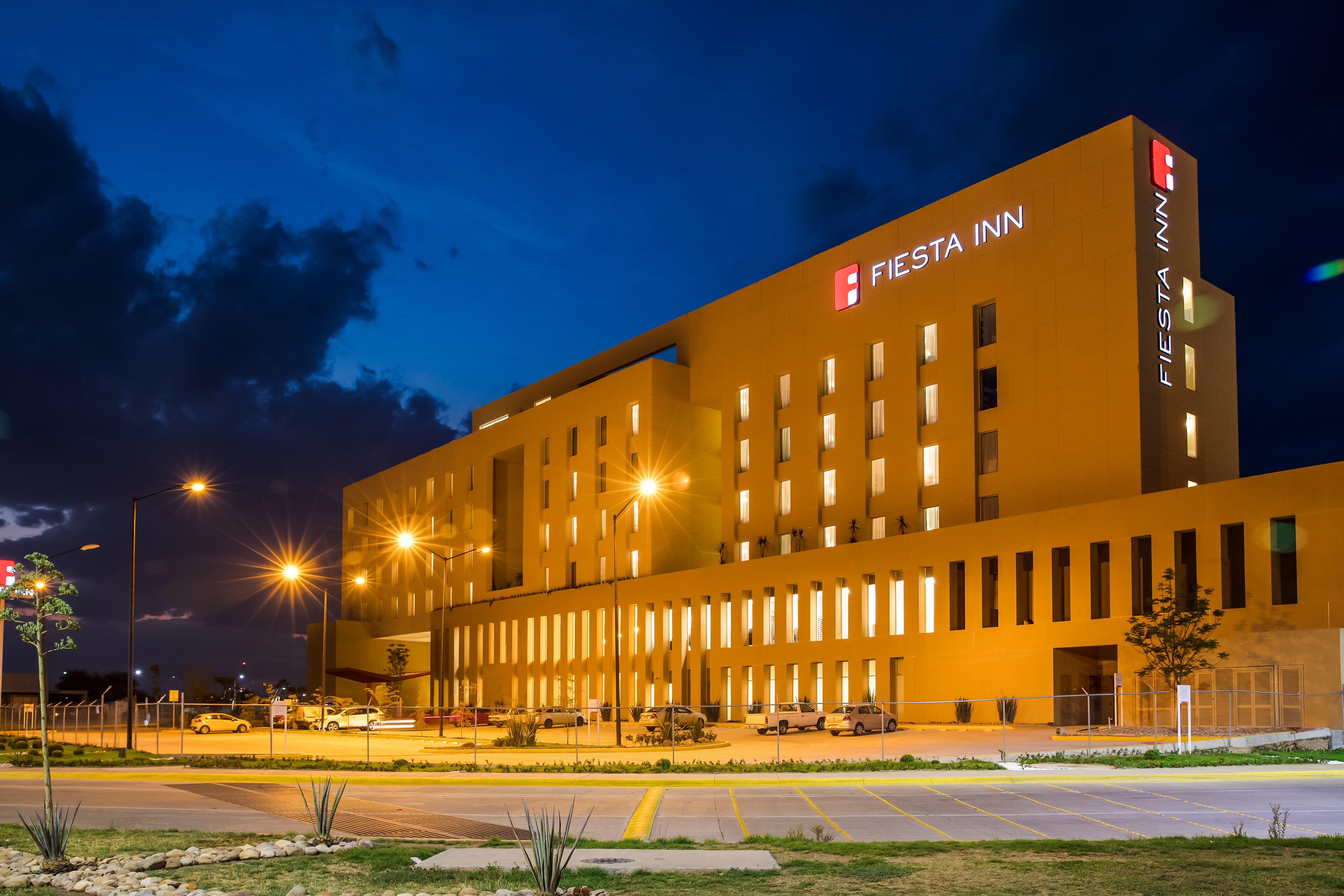 Fiesta Inn Silao Puerto Interior Bagian luar foto