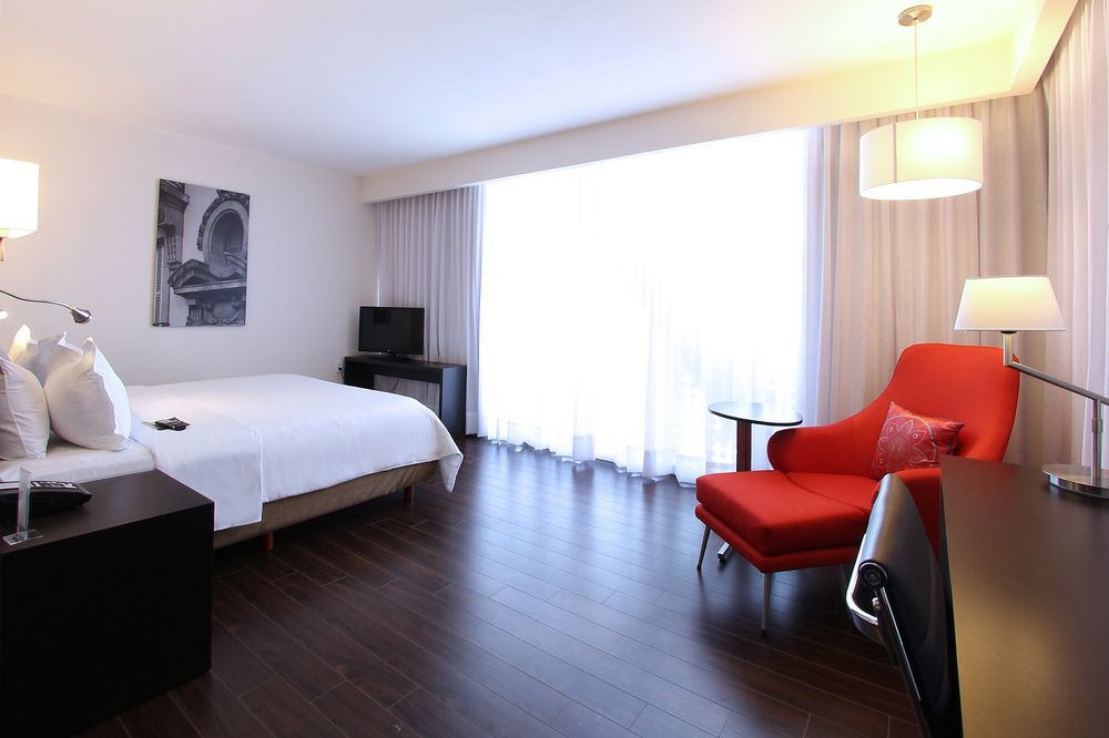 Fiesta Inn Silao Puerto Interior Bagian luar foto